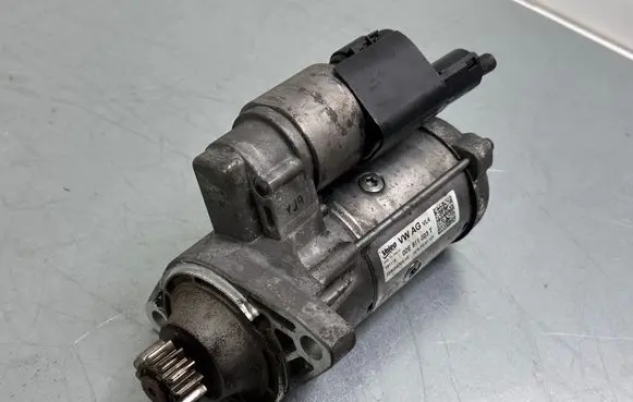 Volkswagen PASSAT B8 Starter motor 02E911023T