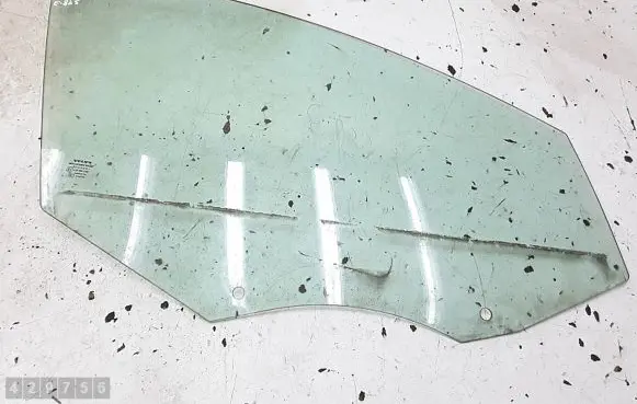 Volvo XC60 Front door window glass four-door e243r001106