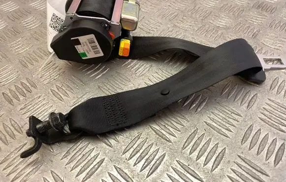 Volvo XC90 Third row seat belt 31484584