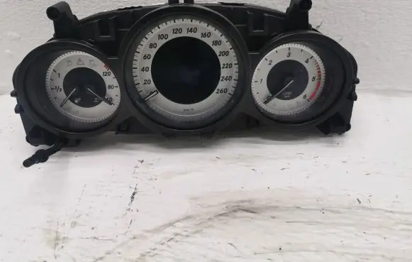 Mercedes-Benz C W204 Speedometer (instrument cluster)