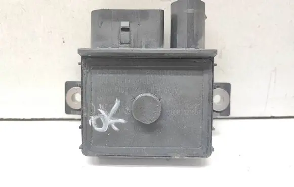 BMW 3 E90 E91 Glow plug pre-heat relay E2110022367 0007121551