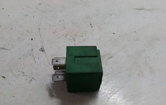 Mercedes-Benz Sprinter W901 W902 W903 W904 Other relay A0045450405