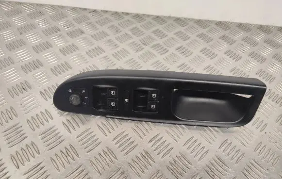 Volkswagen PASSAT B6 Electric window control switch 1K4959857B
