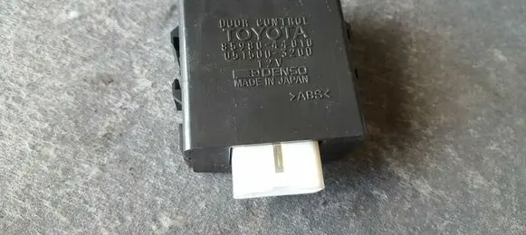 Toyota Picnic Door central lock control unit/module 8598044010