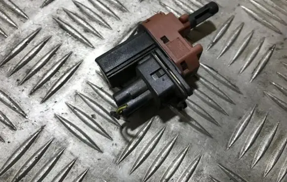 Clutch pedal sensor
