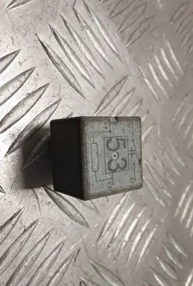 Volkswagen Golf IV Other relay 141951253B