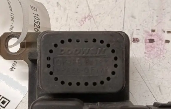 KIA Carens I Coolant fan relay 0K2FB4176X OK2FB4176X