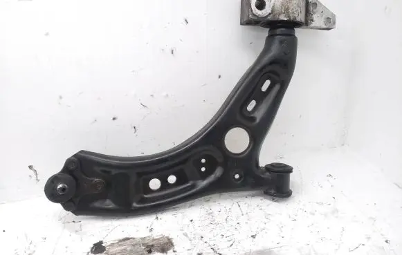 Volkswagen Touran II Front lower control arm/wishbone
