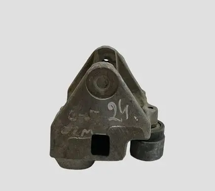 Citroen C5 Engine mounting bracket 9631853780