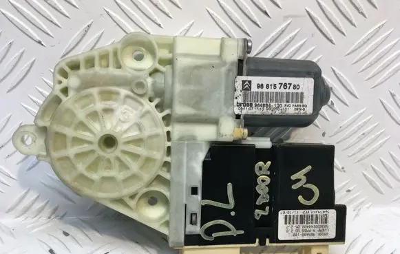 Citroen C4 I Front door window regulator motor 9681576780