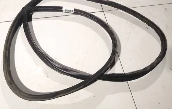 Toyota Corolla E120 E130 Rubber seal front coupe door 