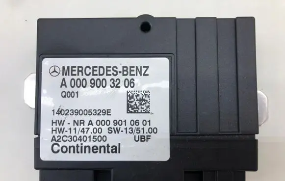 Mercedes-Benz C W205 Fuel pump relay 