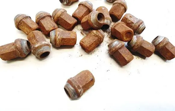 Opel Astra J Nuts/bolts 