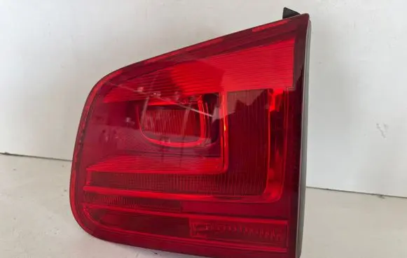 Volkswagen Tiguan Tailgate rear/tail lights 5N0945310