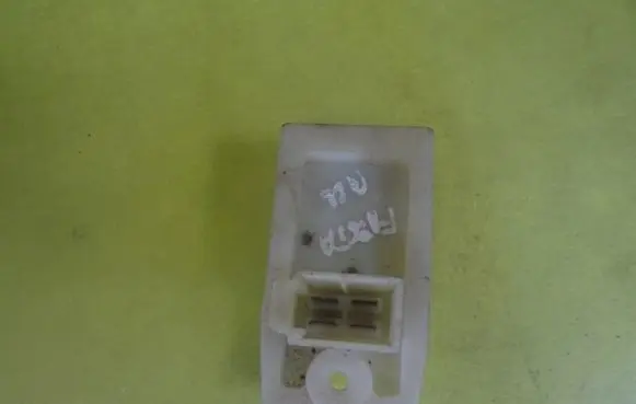 Ford Mondeo MK II Heater blower motor/fan resistor XS4H18B647AA