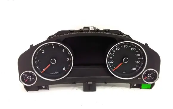 Volkswagen Touareg II Speedometer (instrument cluster) 7P6920982E 0263677107