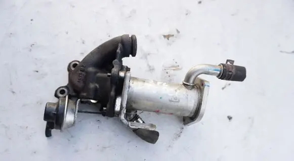 Renault Scenic III - Grand scenic III EGR valve cooler 147355713R