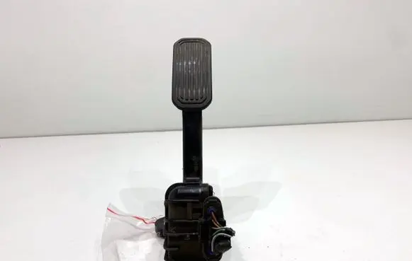 Toyota Land Cruiser (FJ75) Accelerator throttle pedal 7812060350