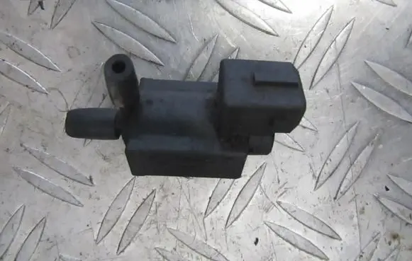 BMW 5 E39 Turbo solenoid valve 1742712 7.22341.00