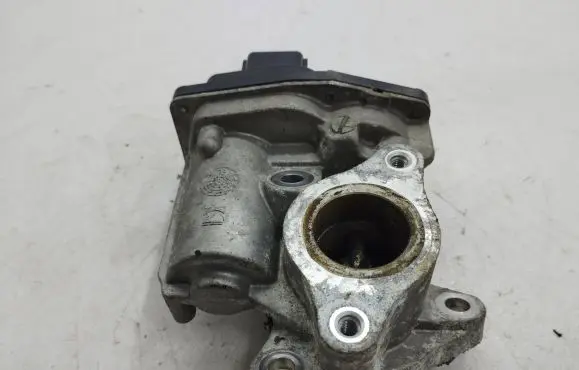 Renault Clio IV EGR valve 147104647 H8201143495