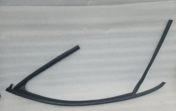 Skoda Octavia Mk3 (5E) Rubber seal front coupe door window 5E0837431E