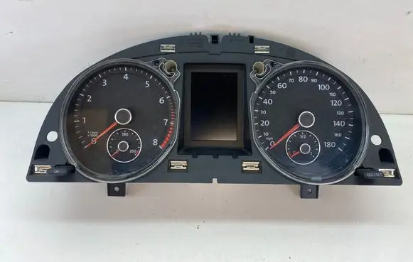 Volkswagen PASSAT CC Speedometer (instrument cluster) 3C8920970T