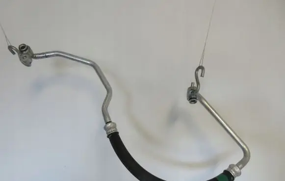 Toyota Prius (XW50) Air conditioning (A/C) pipe/hose