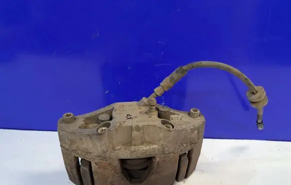 Volvo XC90 Front brake caliper 30657303 8602857