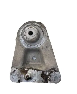 Audi A6 S6 C5 4B Engine mounting bracket 8D0399541B