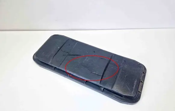 Mercedes-Benz SLC C107 Battery box tray cover/lid 1078430105 A1078430105