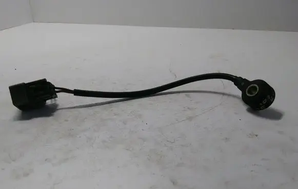 Ford Mondeo Mk III Detonation knock sensor 1072085C