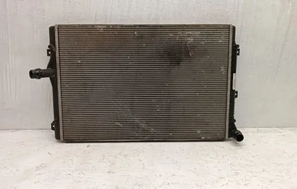 Audi A3 S3 8P Coolant radiator 1K0121251