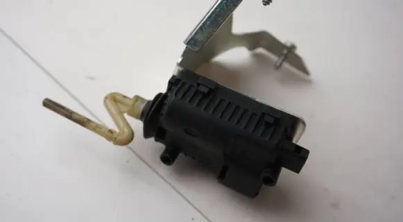 Saab 9-5 Fuel tank opening switch 536494