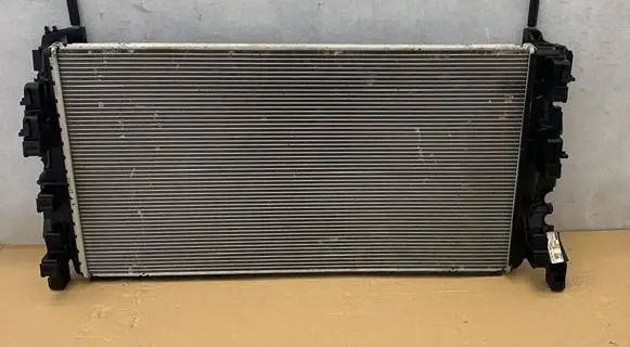 BMW 2 F45 Coolant radiator 7643331