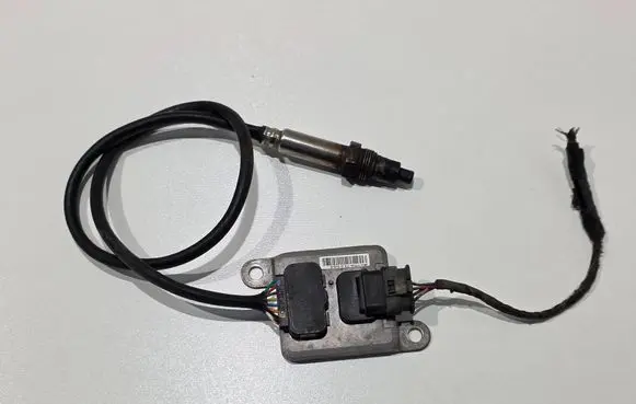 BMW 5 E60 E61 Lambda probe sensor 7587129