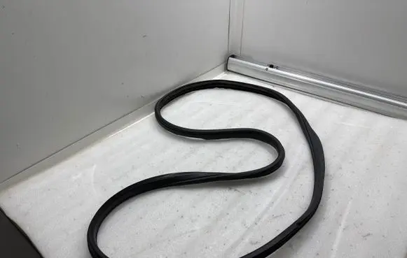 Fiat 500E Front door rubber seal 52138093 332002058 0130440