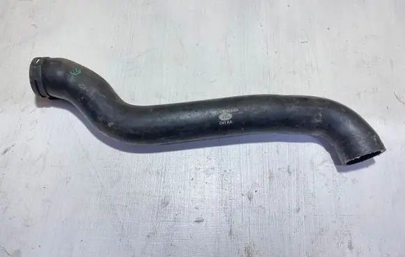 Land Rover Range Rover Sport L494 Engine coolant pipe/hose FPLA8D033CA