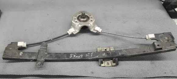 Suzuki Swift II Rear window lifting mechanism without motor