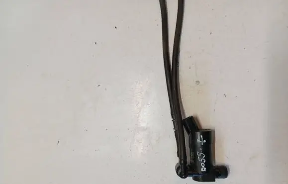 Volvo XC90 Windscreen/windshield washer pump 1S7117K624FE