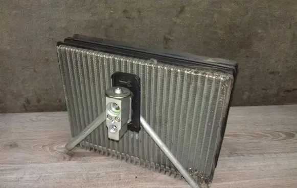 Air conditioning (A/C) radiator (interior)