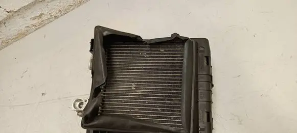 Engine oil radiator