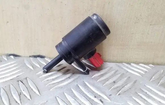 Opel Frontera A Windscreen/windshield washer pump 111297