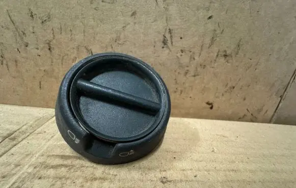 Renault Kangoo I Light switch 7700308729