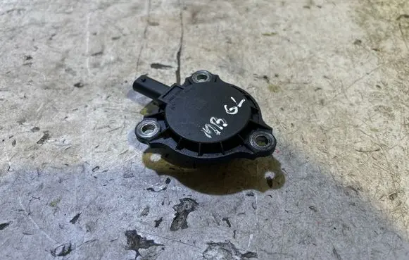 Mercedes-Benz GL X166 Breather valve A2761550490