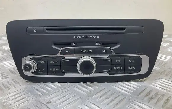 Audi Q3 8U Radio/CD/DVD/GPS head unit 8U0035193C