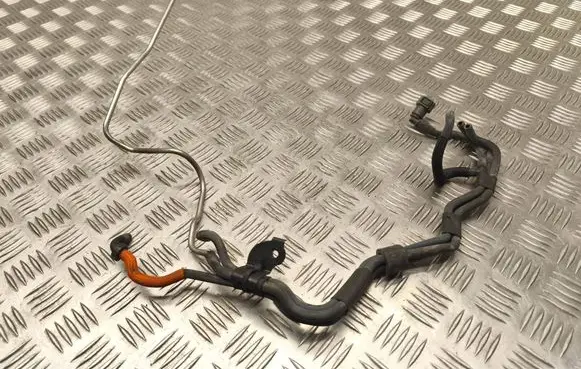 Ford Mondeo MK IV Fuel line pipe 