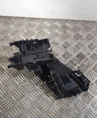 Rear door exterior handle/bracket