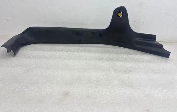 (C) pillar trim
