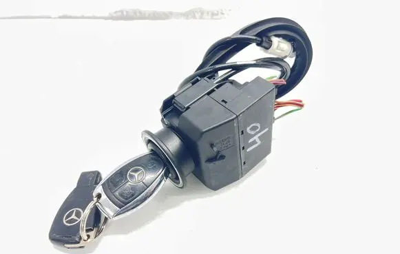 Mercedes-Benz CLK A209 C209 Ignition lock 2095451908