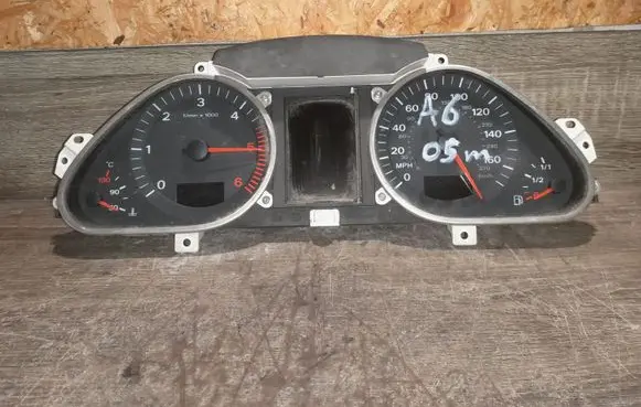 Audi A6 S6 C6 4F Speedometer (instrument cluster) 4F0920950L 4F0910900A
